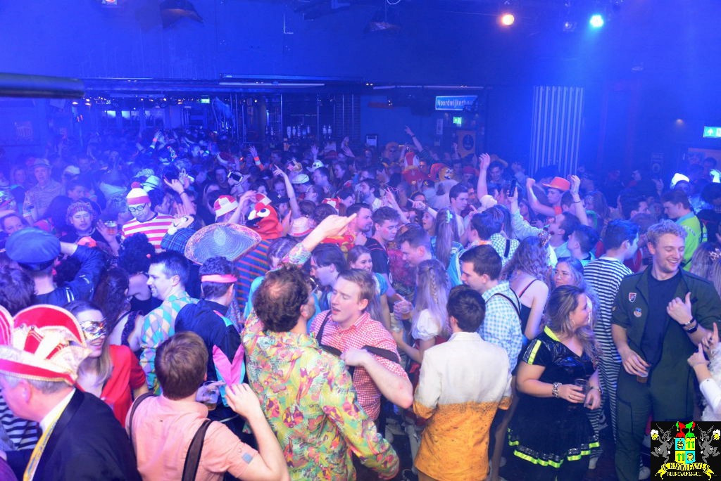 ../Images/Carnavals vrijdagavond in VdG 147.jpg